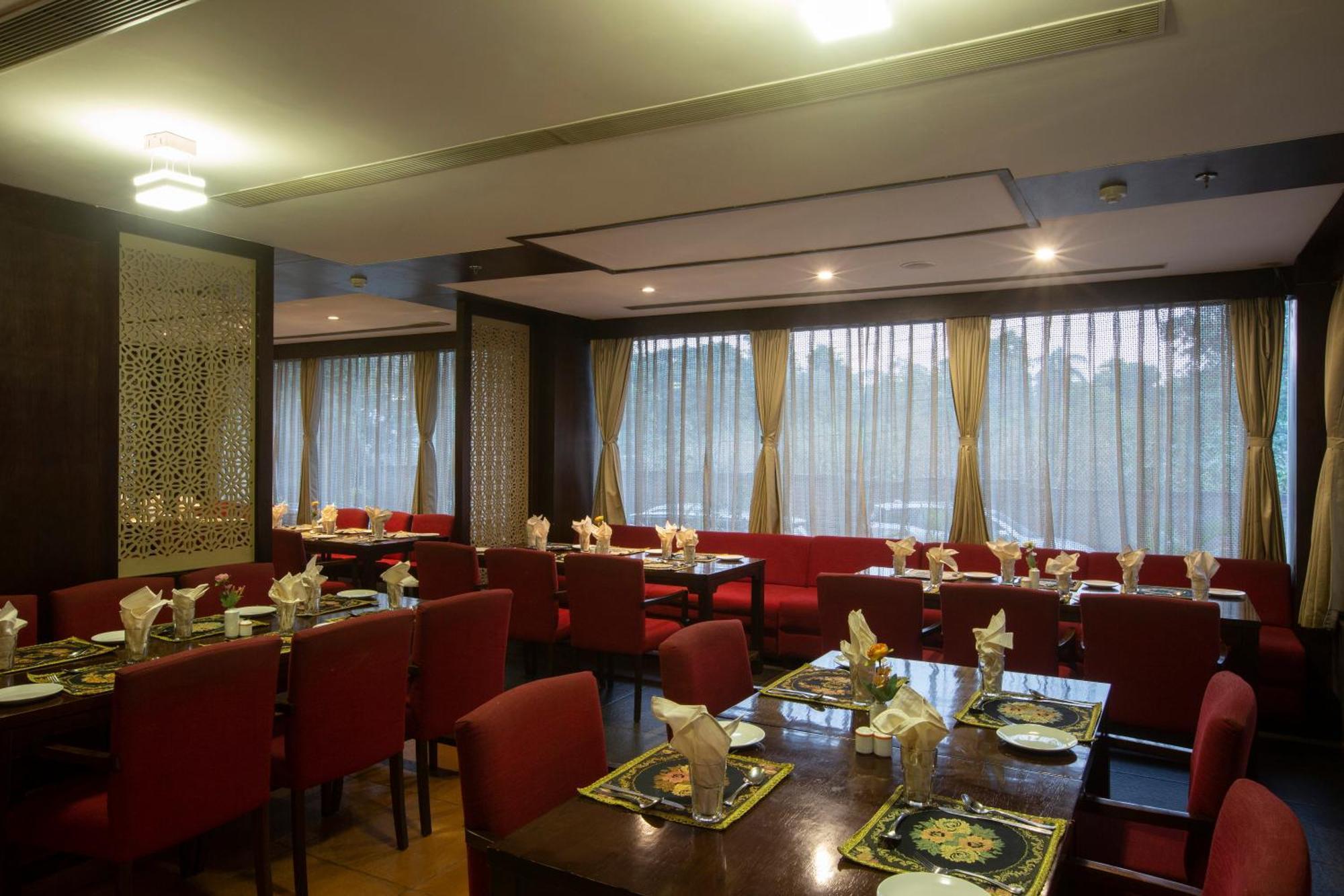 Vesta Grand Central Udaipur Exterior photo